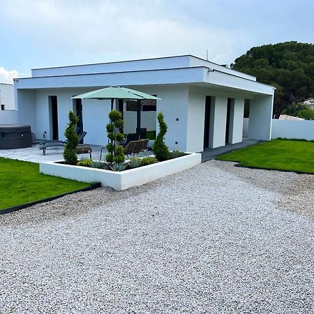 Villa Valentin 2 Chambres Avec Jardin A Calvi カルヴィ エクステリア 写真